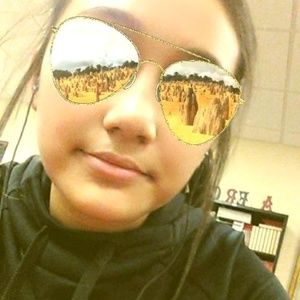 Meet your Posher, Brisa